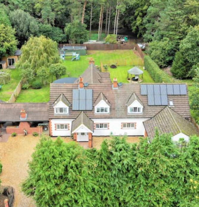 Hen & Stag Retreat Weekend Stay Sleeps 10 To 30 Thetford Exterior photo
