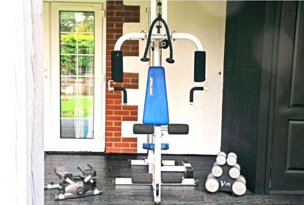 Hen & Stag Retreat Weekend Stay Sleeps 10 To 30 Thetford Exterior photo
