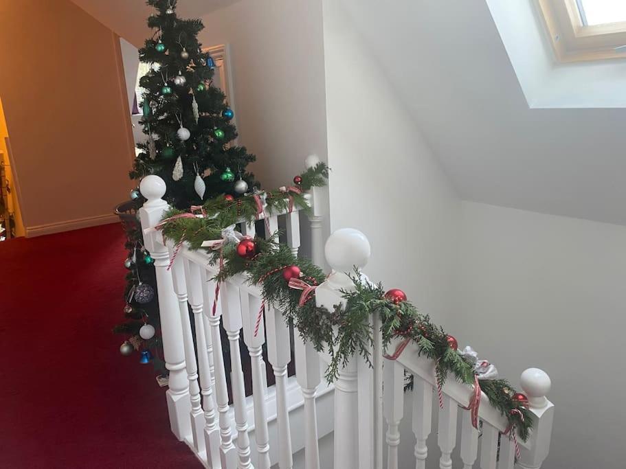 Hen & Stag Retreat Weekend Stay Sleeps 10 To 30 Thetford Exterior photo