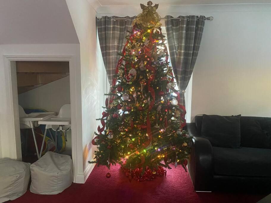Hen & Stag Retreat Weekend Stay Sleeps 10 To 30 Thetford Exterior photo